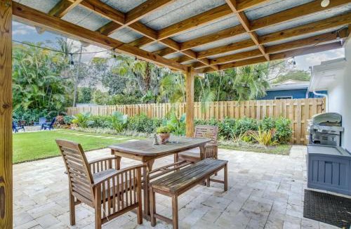 Citrus Isles House | Madrinas Cozy Three Bedroom One Bath with Spacious Backyard