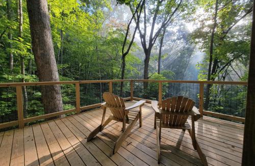 Copperhill House | Magical Treehouse Romantic Hot Tub and Sauna