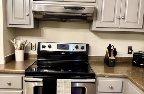 Vidalia Cottage | Magnificent Morningside Manor