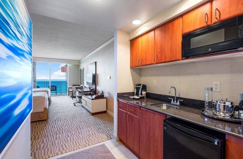 Sunny Isles Beach Condo | Magnificent Ocean View Studio at Luxe Beach Resort