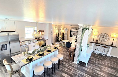 Summerfield House | MAGNOLIA Charming 2-bedroom farmhouse in lovely Summerfield, NC with AC, WiFi.