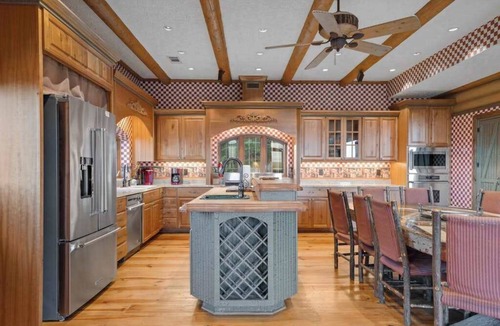 Morganton House | Majestic Lodge Retreat