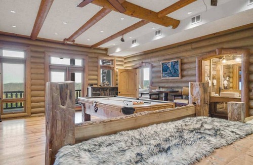 Morganton House | Majestic Lodge Retreat