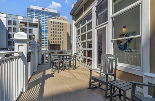 Downtown Nashville Apartment | Majestic Lofts #604 Printers Alley