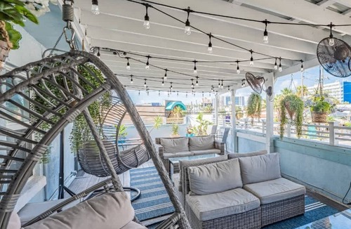 Clearwater Beach House | Make Waves in Clearwater Beach