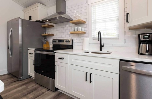 Northeast Virginia Beach Apartment | Malibu - Loft #4 - 8 min walk to the beach
