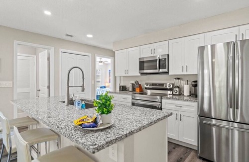 Englewood House | Manasota Beach 9.5-Acre Retreat Sleeps 16