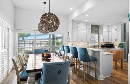 Englewood House | Manasota Key Beach Estate 6BR Compound w/Pool