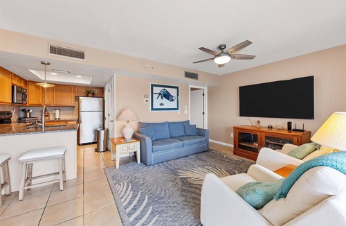Englewood Condo | Manatee Harbor: Marina, Heated Pool-Spa, Island Ferry with PRIVATE Beach access!