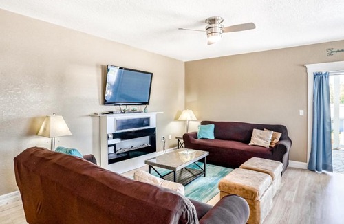 Sunny Shores House | Manatee Manor