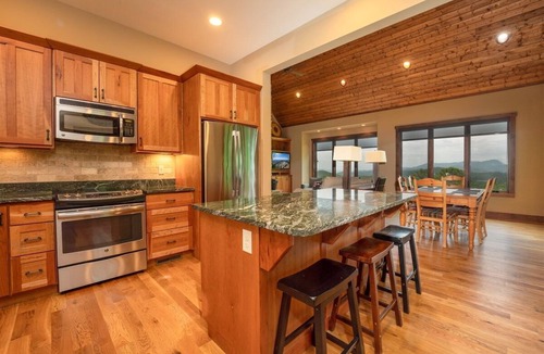 Pisgah Forest House | Maple Cottage in Sutton Knob