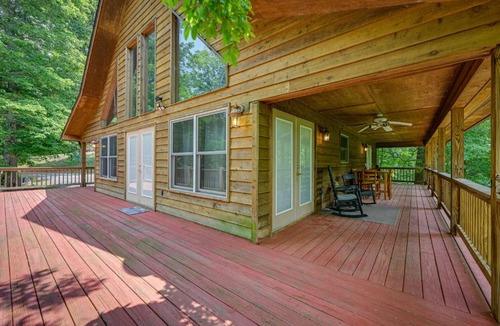 Marble House | Marble Mountainside Escape w/Wraparound Deck
