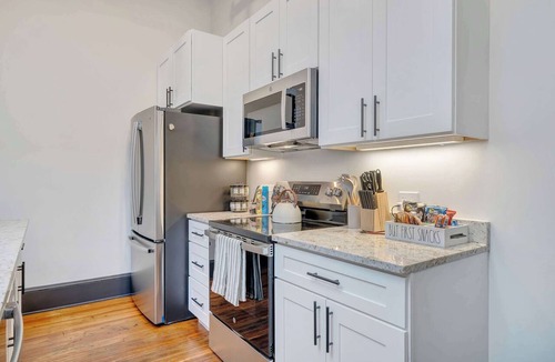 Roanoke Apartment | Marigold Loft - Sunlit Luxury Near Shops & Eats