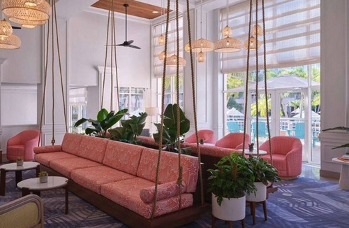 Stuart Hotel | Marina Access | Golf. Outdoor Pool. Gym.