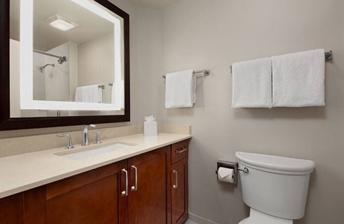 Barrier Island Resort | Marriott's BeachPlace Towers Studio-Walk to Tortuga Music Festival Event!