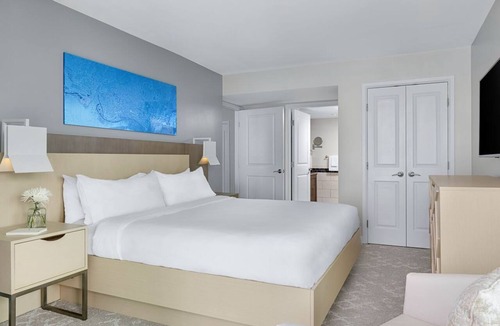 Marco Island Resort | Marriott's Crystal Shores - 2 Bdrm - POOLSIDE - Flr 6-15. Fully equipped Villa.