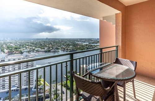 Barrier Island Apartment | Marriotts BeachPlace Towers - Studio