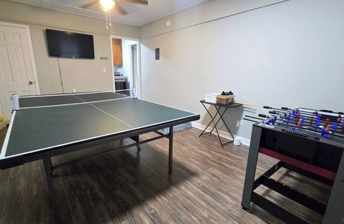 Westover House | Marvelous 4-bedroom w/Gameroom in Fayetteville