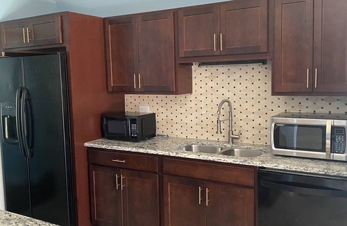 Fayetteville House | Marvelous ROOM FOR RENT SHARED-BATHROOM house with AC in Fayetteville