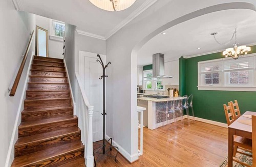 Del Ray House | Massive 5BR Historic CozySuites House