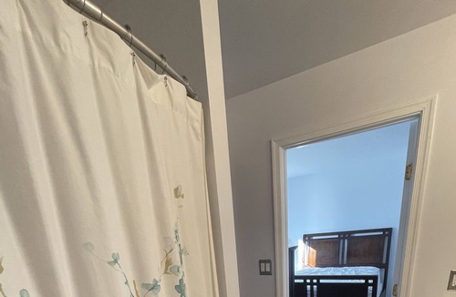 Aldie House | Master Bedroom and Private Bath with Walk-In Closet