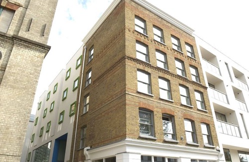 Farringdon Apartment | master Farringdon