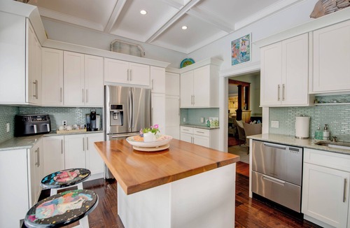 Meadows House | Meadows Manor | Elegant Oasis with Private Pool & Parking!