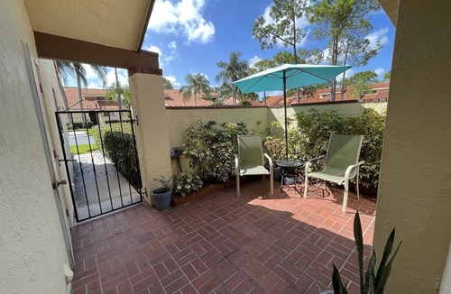 The Meadows House | Meadows Townhouse With Golf View