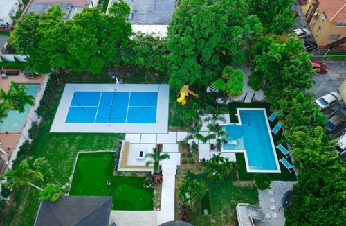 Flagami House | Mega 8BR House/Game Room/H. Pool/Picklebal & Golf