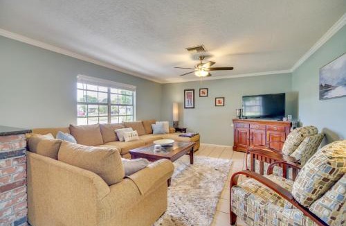 Melbourne House | Melbourne Home with Pool and Patio, 6 Mi to Beach!