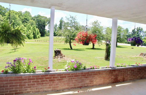 Byrdstown House | Mema and Pa’s Place