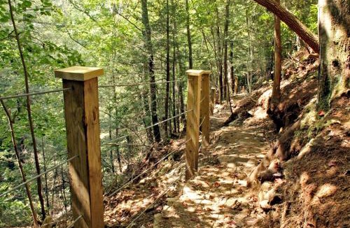 Monteagle House | Memorable Wooden Cabin Next to Great Hiking Trails in Monteagle, Tennessee
