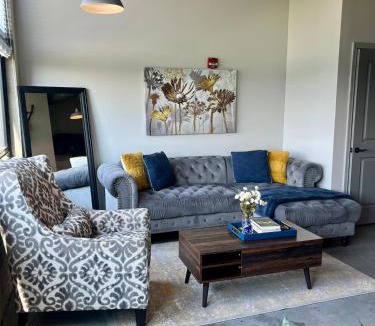 Uptown Apartment | Memphis Rhythm River Retreat near Downtown Memphis, Harbortown, & West Memphis, AR