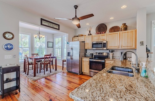 Steinhatchee Cottage | Mermaid's Rest Steinhatchee Landing Resort - Sleeps 6