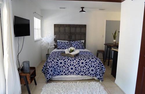 Carver City - Lincoln Gardens House | Mi Casa Es Tu Casa, Airport Suites