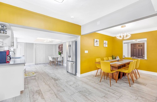 Survey Creek House | "MIA BEACH"! 4BR 2100Sqft in Lauderdale-By-The-Sea