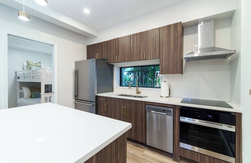 The Roads House | Miami Beach Waterfront Mansion, Pool, Ping Pong, Grill, Guest House, Gated