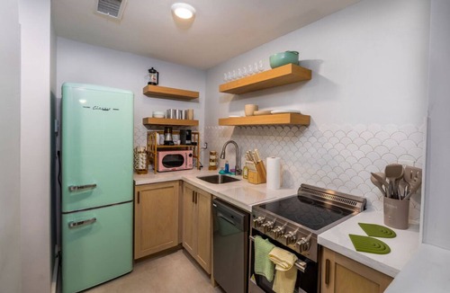Little Havana House | Miami Close 2 Beach, Coral Gables, Brickell, LoanDepot