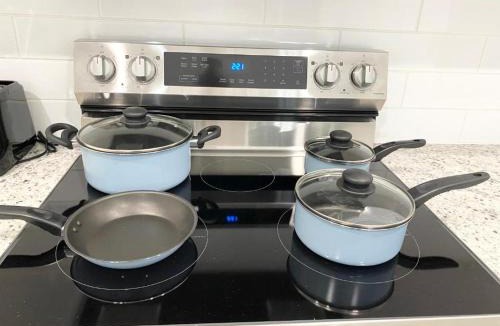 Allapattah Hostel | Miami International Hostel- Free Dinner - Best Price - No Mix - Dorms Airport Downtown Wynwood