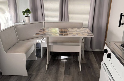 Northeast Miami Apartment | Miami's vibrant studio near the ports of Miami.
