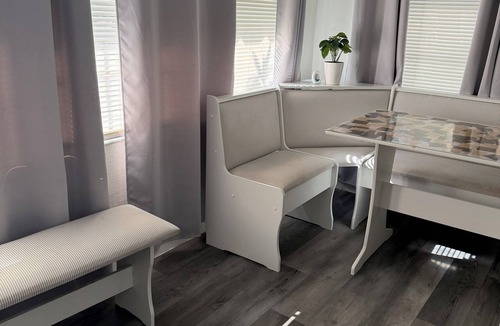 Northeast Miami Apartment | Miami's vibrant studio near the ports of Miami.