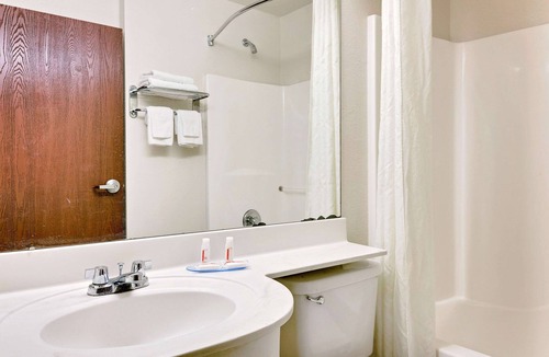 Augusta Hotel | Microtel Inn & Suites by Wyndham Augusta/Riverwatch