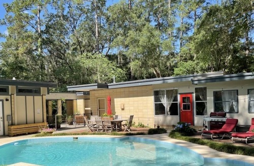 Gainesville House | Mid C architecture in NW GNV; unique & spacious