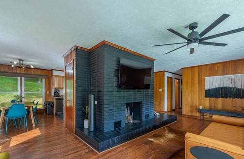 Waynesville House | Mid Century Modern Mountain House