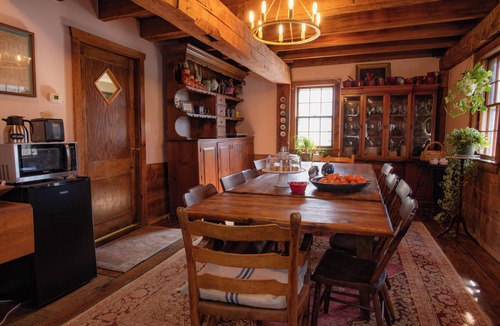 Raphine House | Mill Estate | Historic 1849 Compound | Sleeps 13