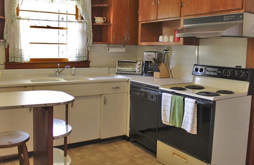Demorest Cottage | Mill house offers comfort, and charm