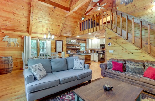 Mineral Bluff Cabin | Mineral Bluff Cabin: Hot Tub, Pets, & Peace
