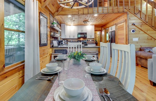 Mineral Bluff Cabin | Mineral Bluff Cabin: Hot Tub, Pets, & Peace