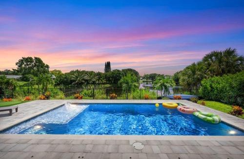 Jensen Beach House | Mini Golf Course*Heated Saltwater Pool*Lakeview!