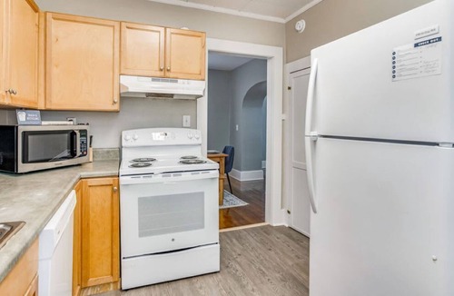 Warrington House | Mins to Downtown, Beach & NAS- Cast Away on Wilson